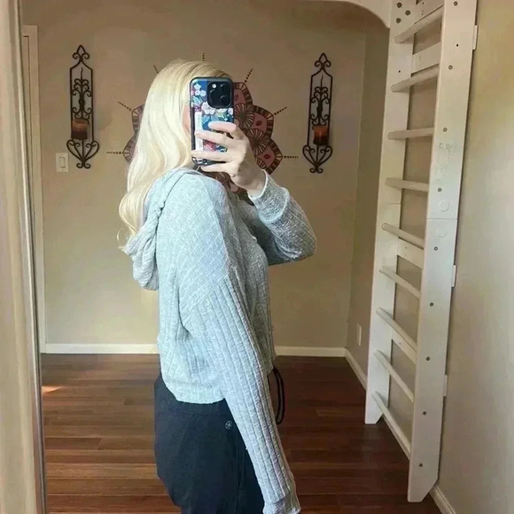 Urban outfitters super soft sweater - Picture 5 of 6